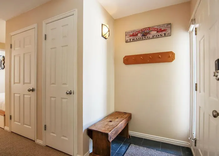 Rmr: Balsam B4 In The Aspenswilson Wy Apartment Wilson